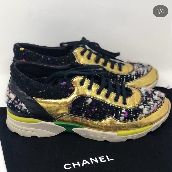 CHANEL - Picture 1 of 4